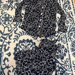 Women’s Ralph Lauren 2 piece button up pajama set size Small